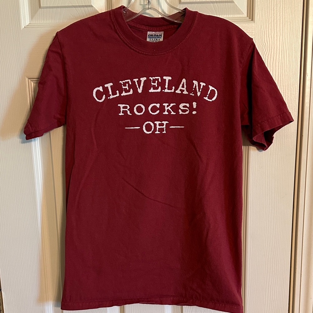 ✨Gildan Cleveland Rocks! Maroon T-Shirt Adult Small